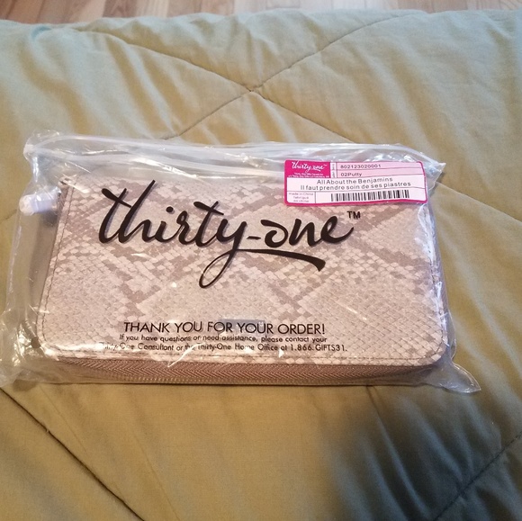 Thirty-One Wallet - Picture 1 of 3